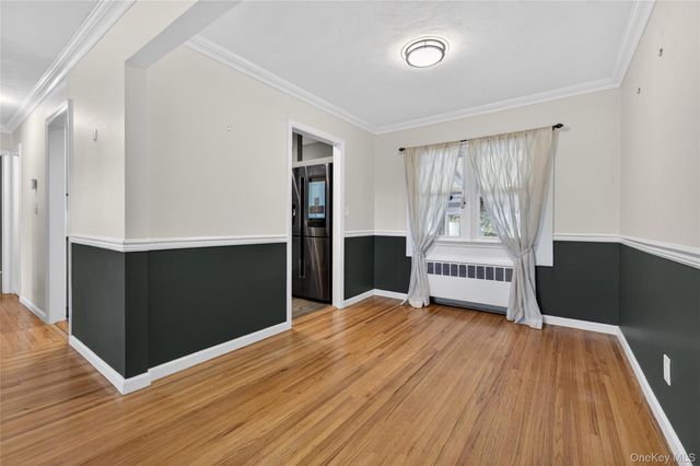 31 Broadway, New Hyde Park, NY 11040