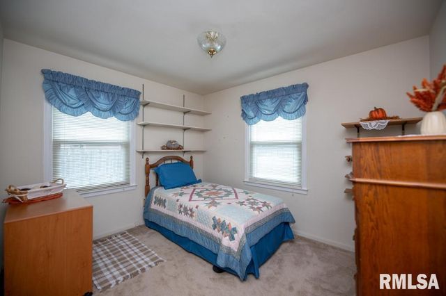 1116 E PARIS Avenue, Peoria Heights, IL 61616