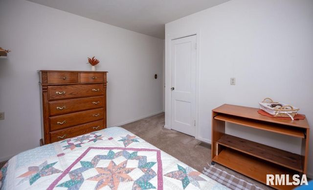 1116 E PARIS Avenue, Peoria Heights, IL 61616