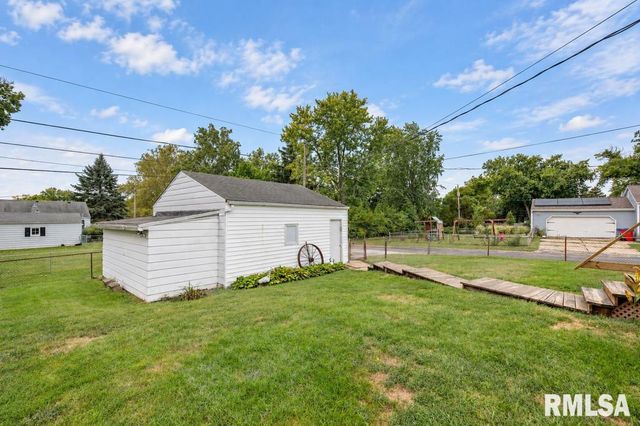 1116 E PARIS Avenue, Peoria Heights, IL 61616