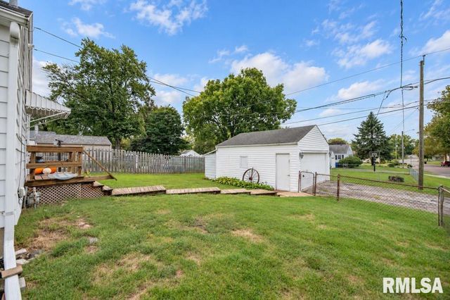 1116 E PARIS Avenue, Peoria Heights, IL 61616