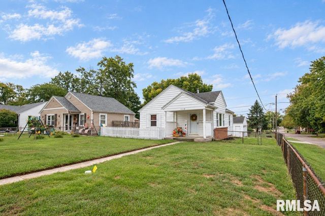 1116 E PARIS Avenue, Peoria Heights, IL 61616