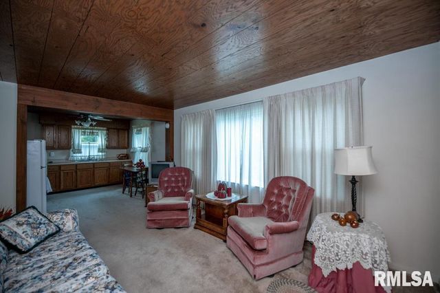 1116 E PARIS Avenue, Peoria Heights, IL 61616