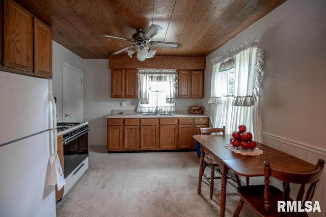 1116 E PARIS Avenue, Peoria Heights, IL 61616