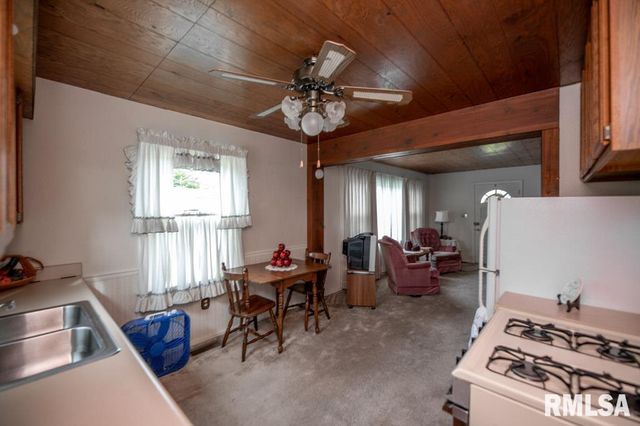 1116 E PARIS Avenue, Peoria Heights, IL 61616
