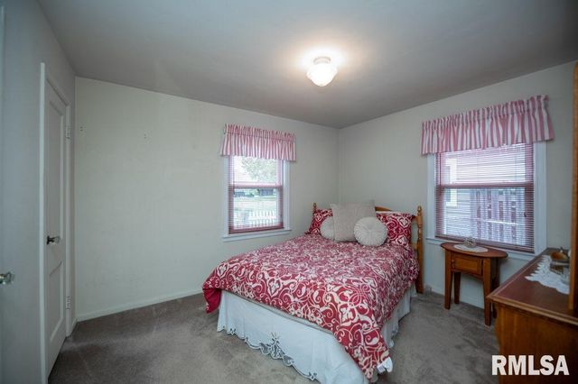 1116 E PARIS Avenue, Peoria Heights, IL 61616