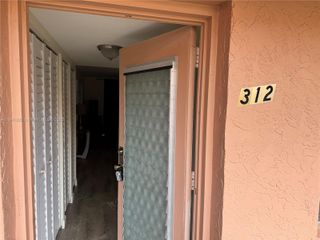 2841 Somerset Dr 312, Lauderdale Lakes, FL 33311