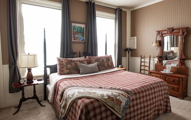 477 W First Street, Blue Ridge, GA 30513