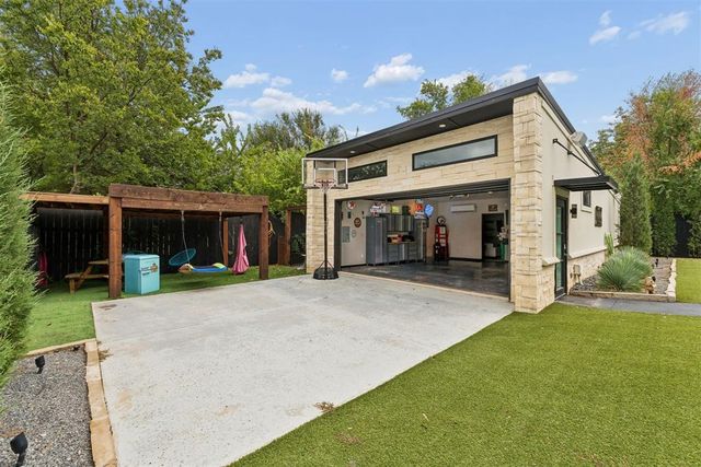 2824 Guilford Lane, Oklahoma City, OK 73120