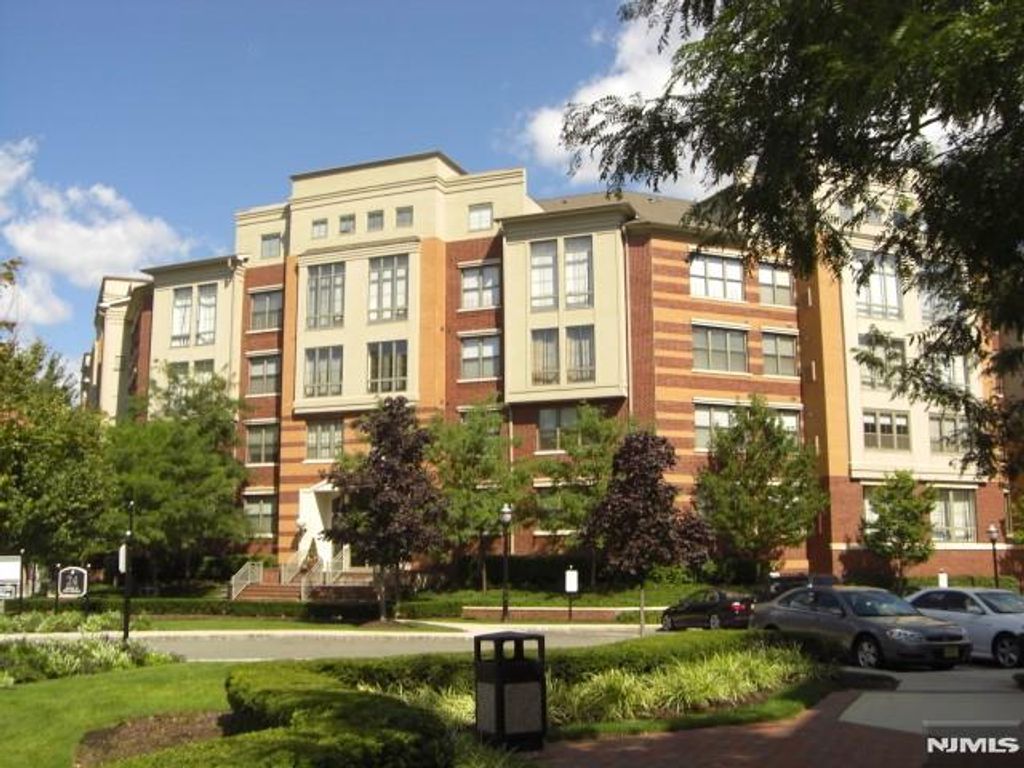 24 Ave At Port Imperial 401, West New York, NJ 07093