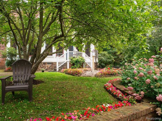 6230 Winkler Mill Road, Rochester Hills, MI 48306