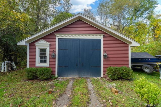 6230 Winkler Mill Road, Rochester Hills, MI 48306
