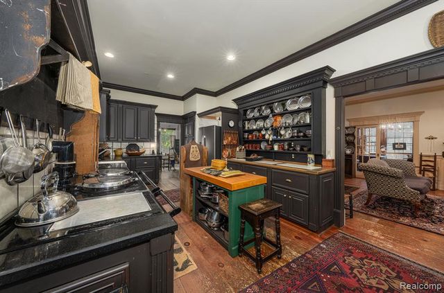 6230 Winkler Mill Road, Rochester Hills, MI 48306