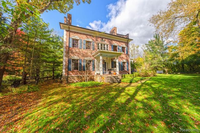 6230 Winkler Mill Road, Rochester Hills, MI 48306