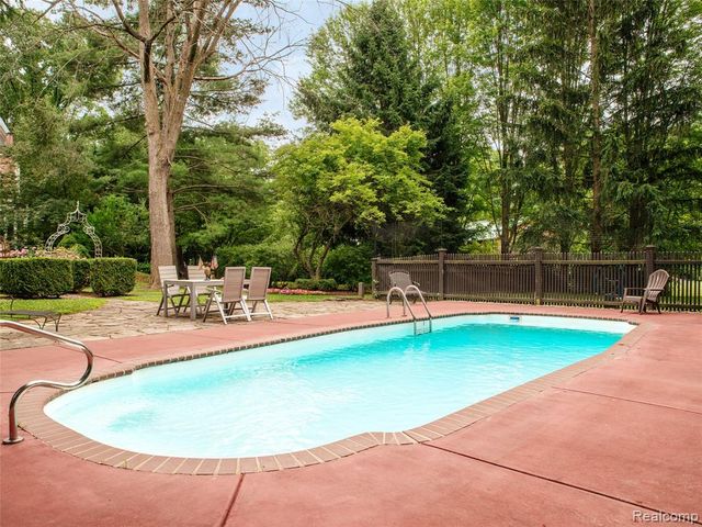 6230 Winkler Mill Road, Rochester Hills, MI 48306