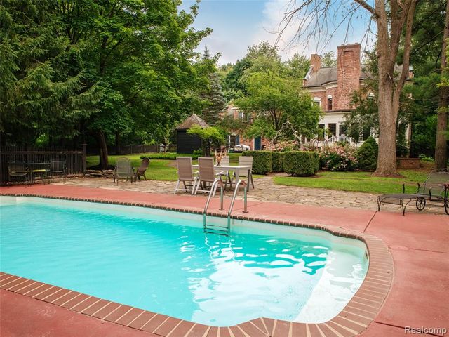 6230 Winkler Mill Road, Rochester Hills, MI 48306