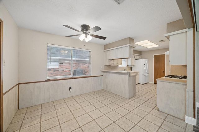10328 Rocky Hollow Road, La Porte, TX 77571