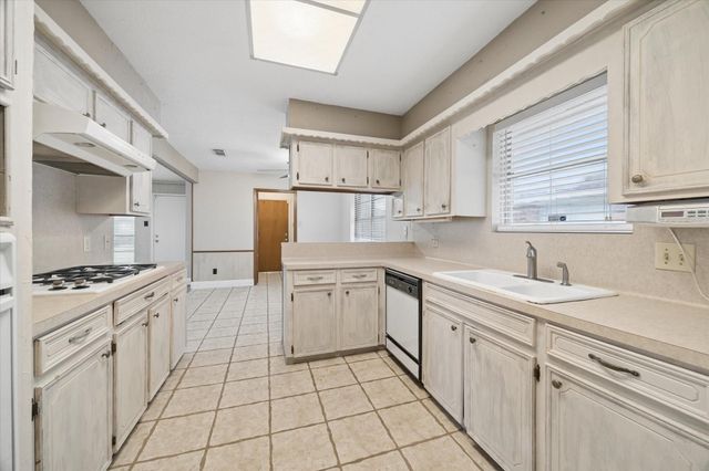 10328 Rocky Hollow Road, La Porte, TX 77571