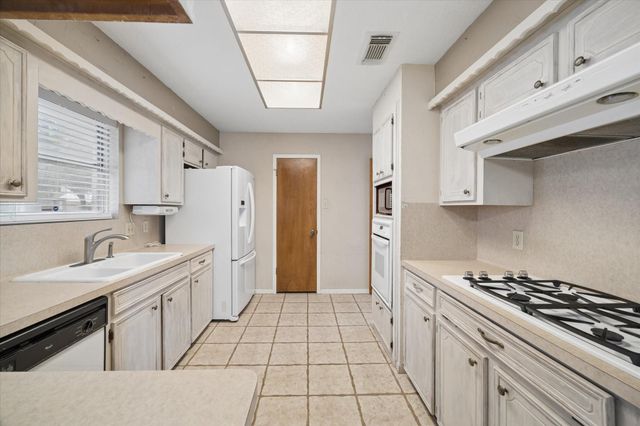 10328 Rocky Hollow Road, La Porte, TX 77571