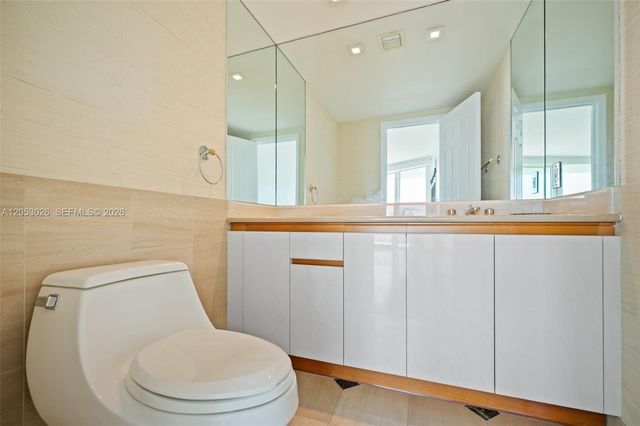 1643 Brickell Ave 702, Miami, FL 33129