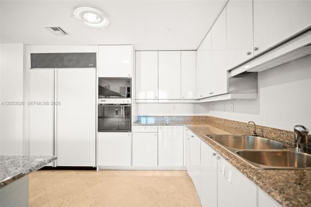 1643 Brickell Ave 702, Miami, FL 33129