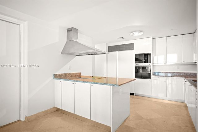 1643 Brickell Ave 702, Miami, FL 33129