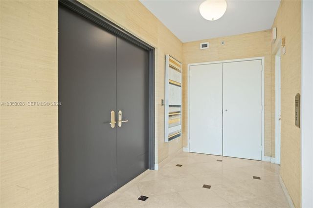 1643 Brickell Ave 702, Miami, FL 33129