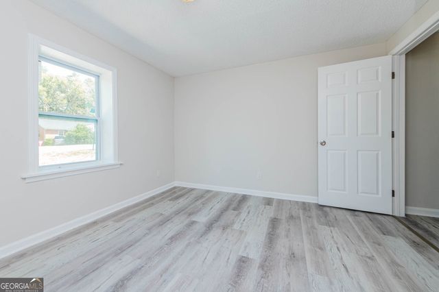 3584 Log Cabin Drive, Macon, GA 31204