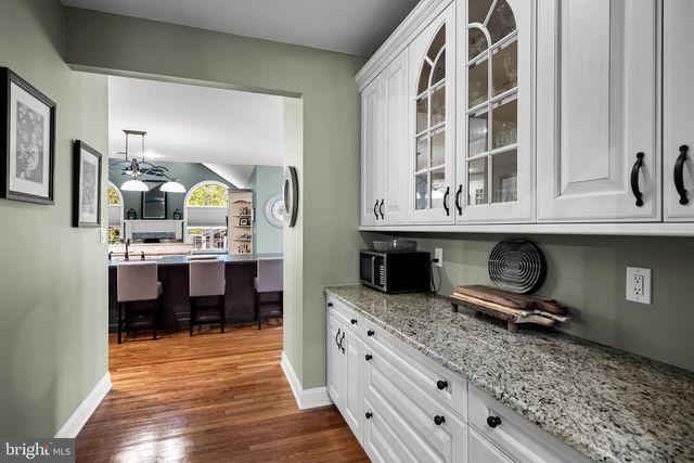 10 HAMILTON CT, Southampton, NJ 08088