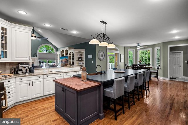 10 HAMILTON CT, Southampton, NJ 08088