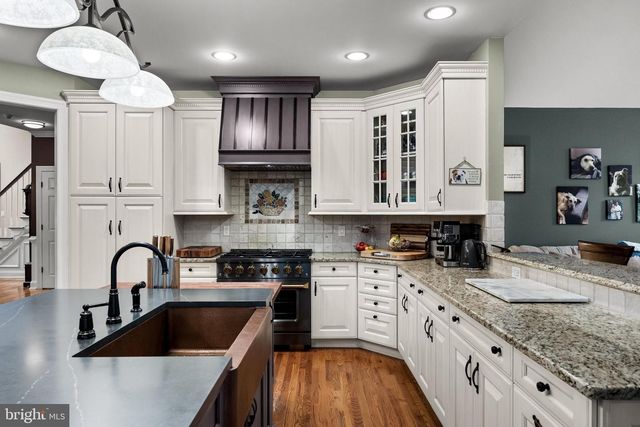 10 HAMILTON CT, Southampton, NJ 08088