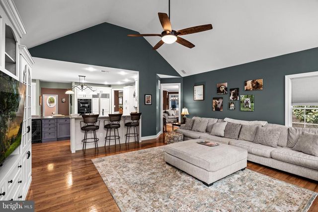 10 HAMILTON CT, Southampton, NJ 08088