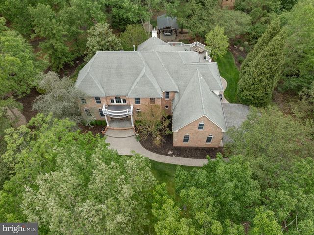 10 HAMILTON CT, Southampton, NJ 08088