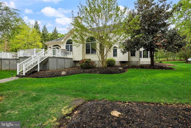 10 HAMILTON CT, Southampton, NJ 08088