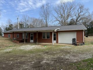 1245 Beech Grove Rd, Lafayette, TN 37083