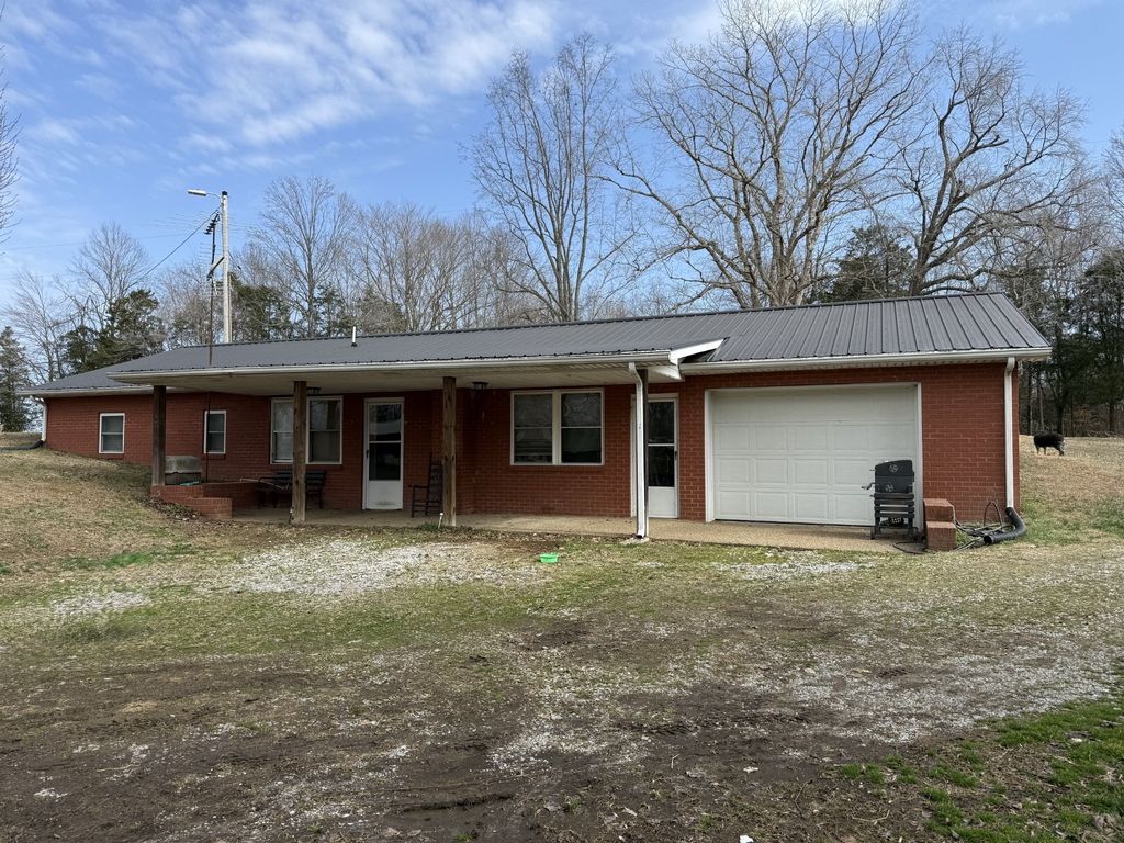 1245 Beech Grove Rd, Lafayette, TN 37083