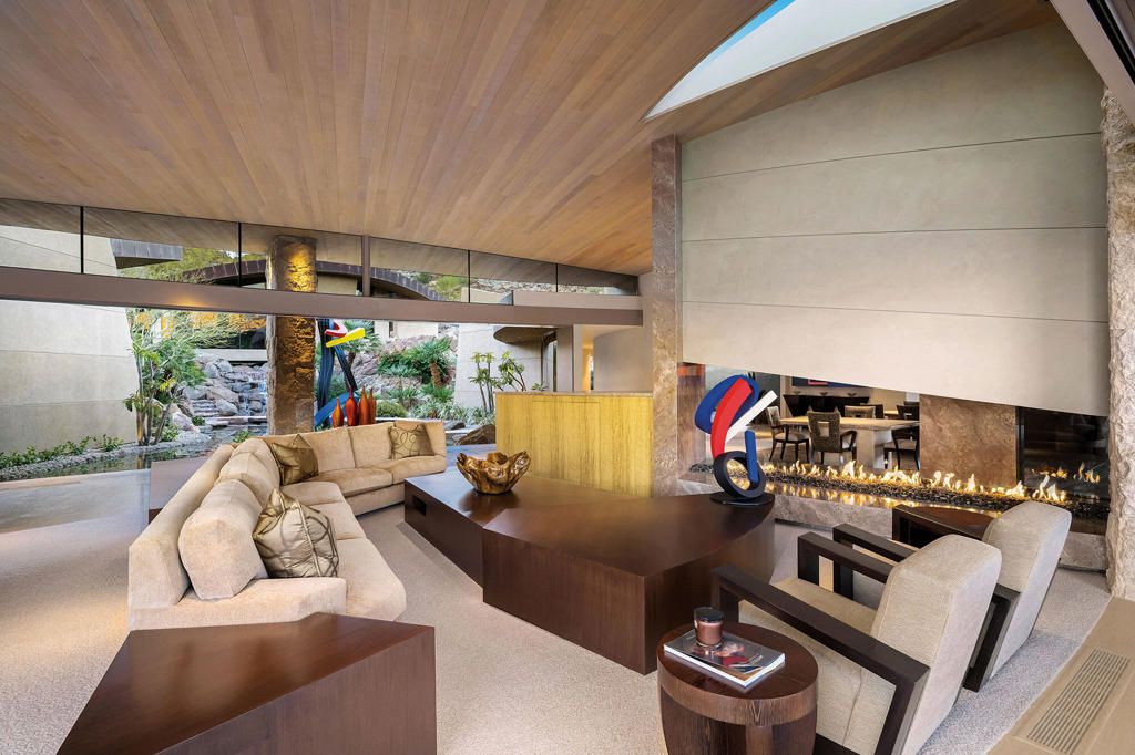 Image 6 of property listing at 700 Summit, Palm Desert, CA 92260