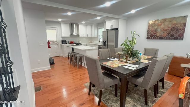 15 William Street, Tinton Falls, NJ 07724