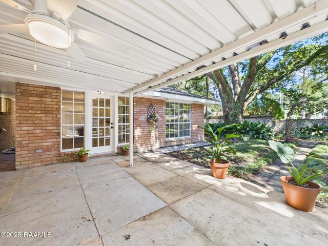207 Broadmoor Boulevard, Lafayette, LA 70503