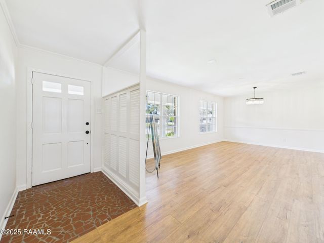 207 Broadmoor Boulevard, Lafayette, LA 70503