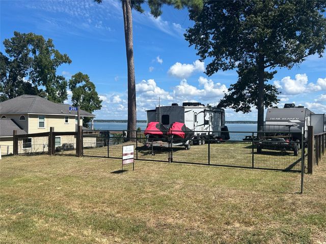 255 Key Largo Loop, Point Blank, TX 77364