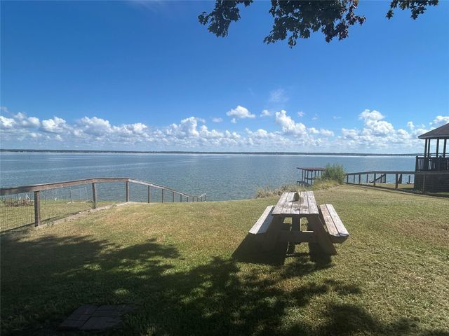 255 Key Largo Loop, Point Blank, TX 77364