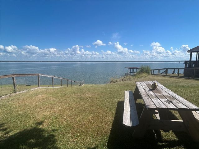 255 Key Largo Loop, Point Blank, TX 77364