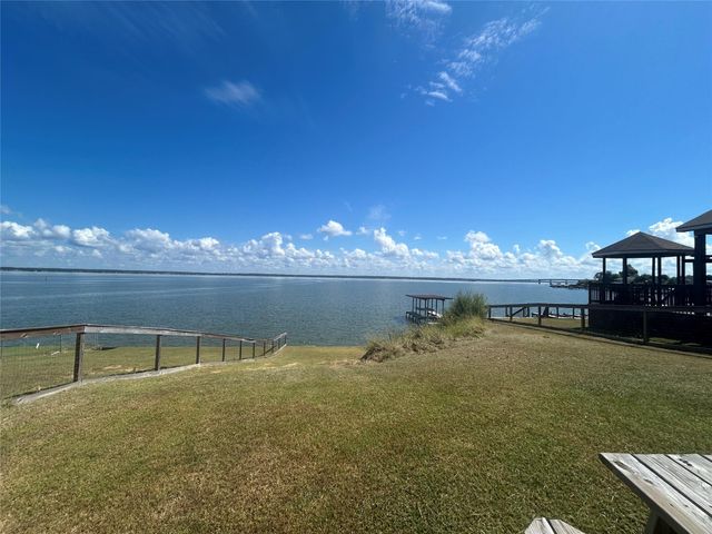 255 Key Largo Loop, Point Blank, TX 77364