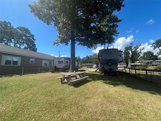 255 Key Largo Loop, Point Blank, TX 77364