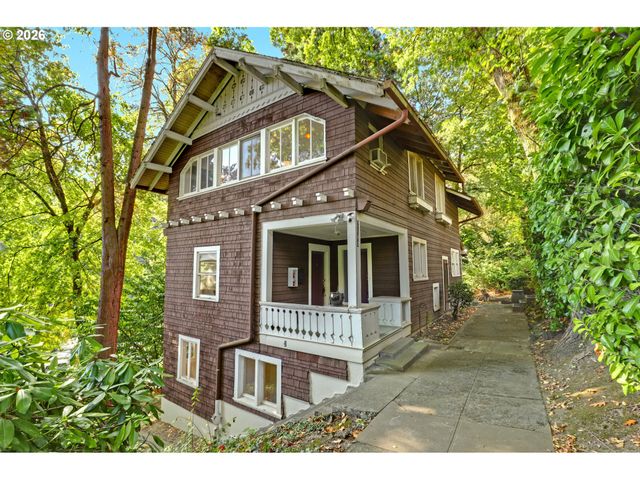 2160 Sw KINGS Ct, Portland, OR 97205