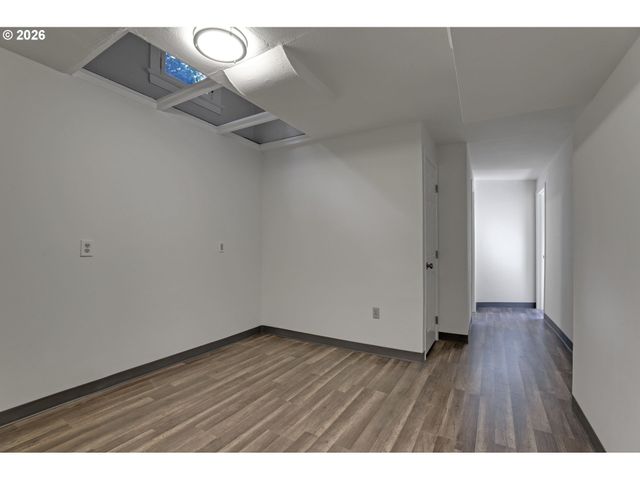 2160 Sw KINGS Ct, Portland, OR 97205