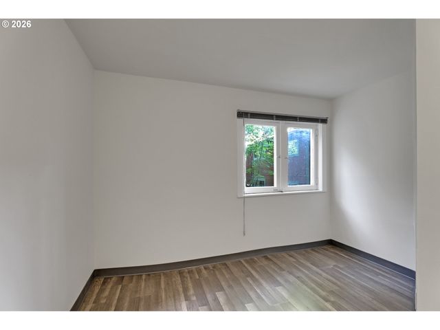 2160 Sw KINGS Ct, Portland, OR 97205