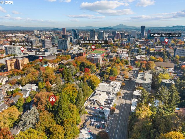 2160 Sw KINGS Ct, Portland, OR 97205