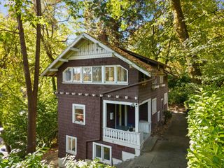 2160 Sw KINGS Ct, Portland, OR 97205
